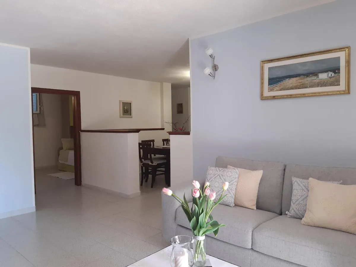 Splendida porzione di villa Olbia Casa vacanze
